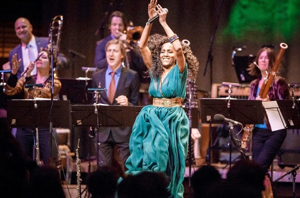 Afrika - White Man Sleeps