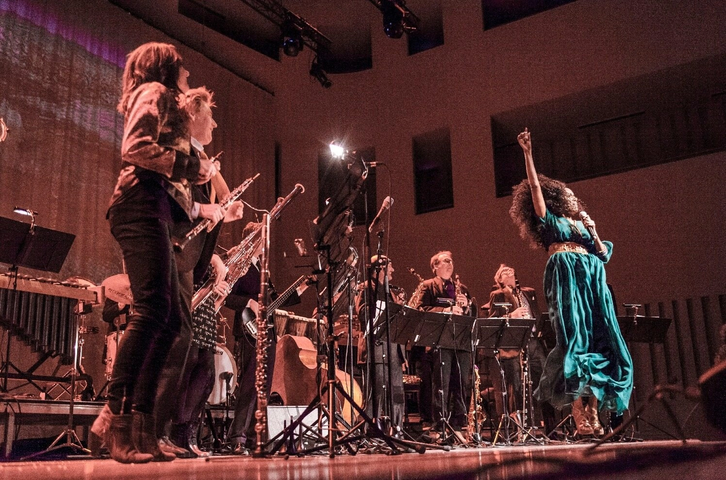 Afrika - White Man Sleeps