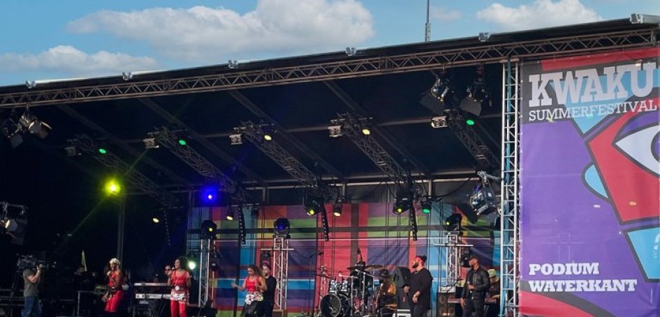 kwaku podium waterkant
